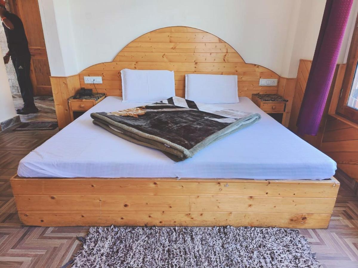 Hotel Hadimba Regency ! Free 4 Wheeler Parking ! Mountain View Rooms ! Near Mall Road Manali Exterior photo