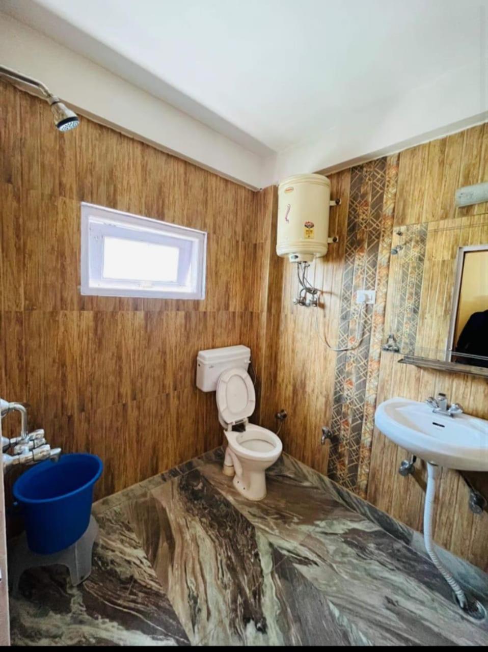 Hotel Hadimba Regency ! Free 4 Wheeler Parking ! Mountain View Rooms ! Near Mall Road Manali Exterior photo